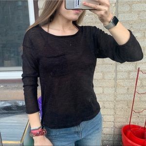 Lightweight crew top